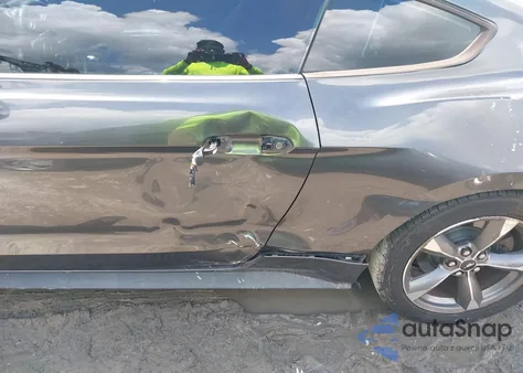 2016 Ford Mustang V6 z USA, uszkodzony, nr VIN 1FA6P8AMXG5251276